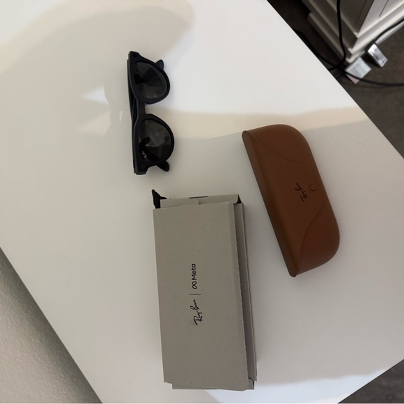Ray-Ban Meta Sunglasses Matte Black - Picture 1 of 6
